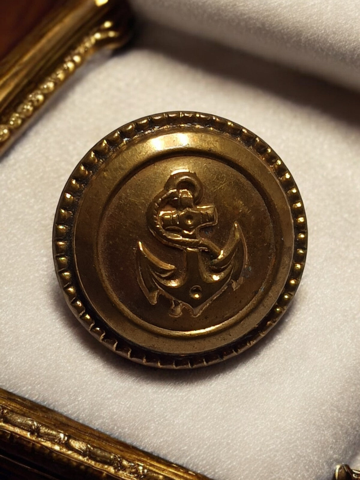 Bouton ancien marine française doré, ancre relief costume traditionnel