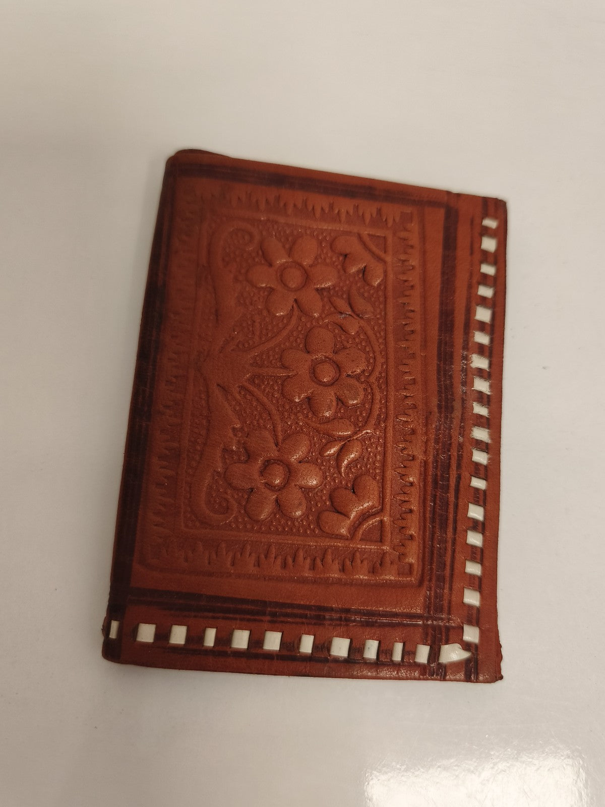 Portefeuille ancien cuir marron motif floral rétro vintage brodé main