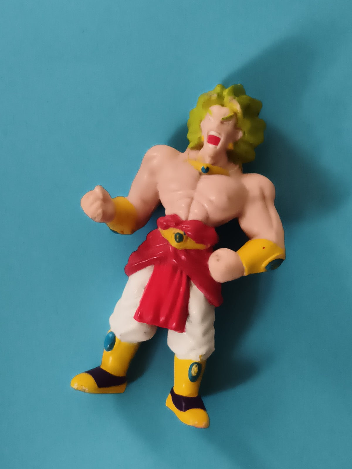 Figurine Gashapon Dragon Ball Z Broly Super Guerrier, décor coloré