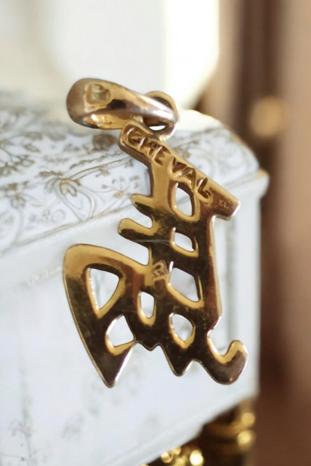 Pendentif vintage "Cheval" doré, signe chinois, bijou porte-bonheur ancien