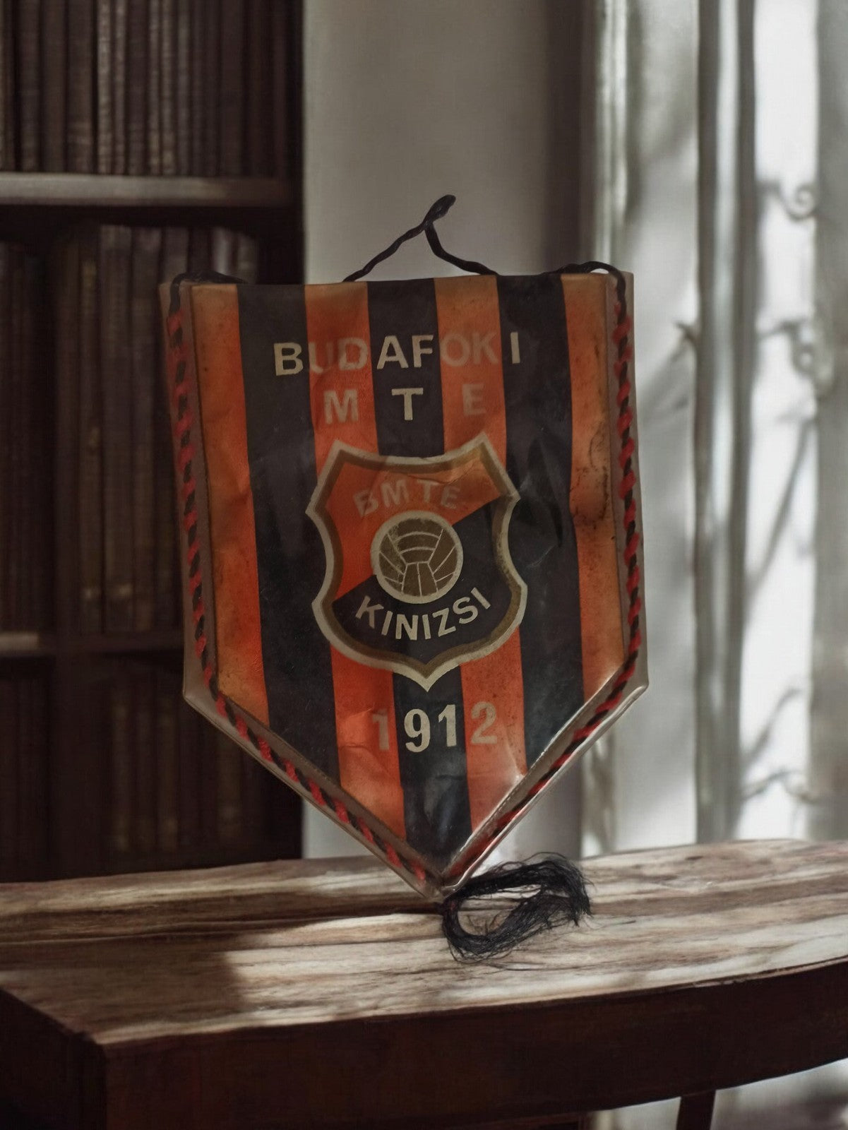 Fanion ancien Budafoki MTE 1912 Budapest vintage football Hongrie BMTE