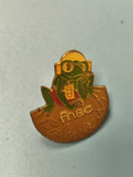 Vintage pin's FNAC grenouille baladeur émaillé collection années 90 rare