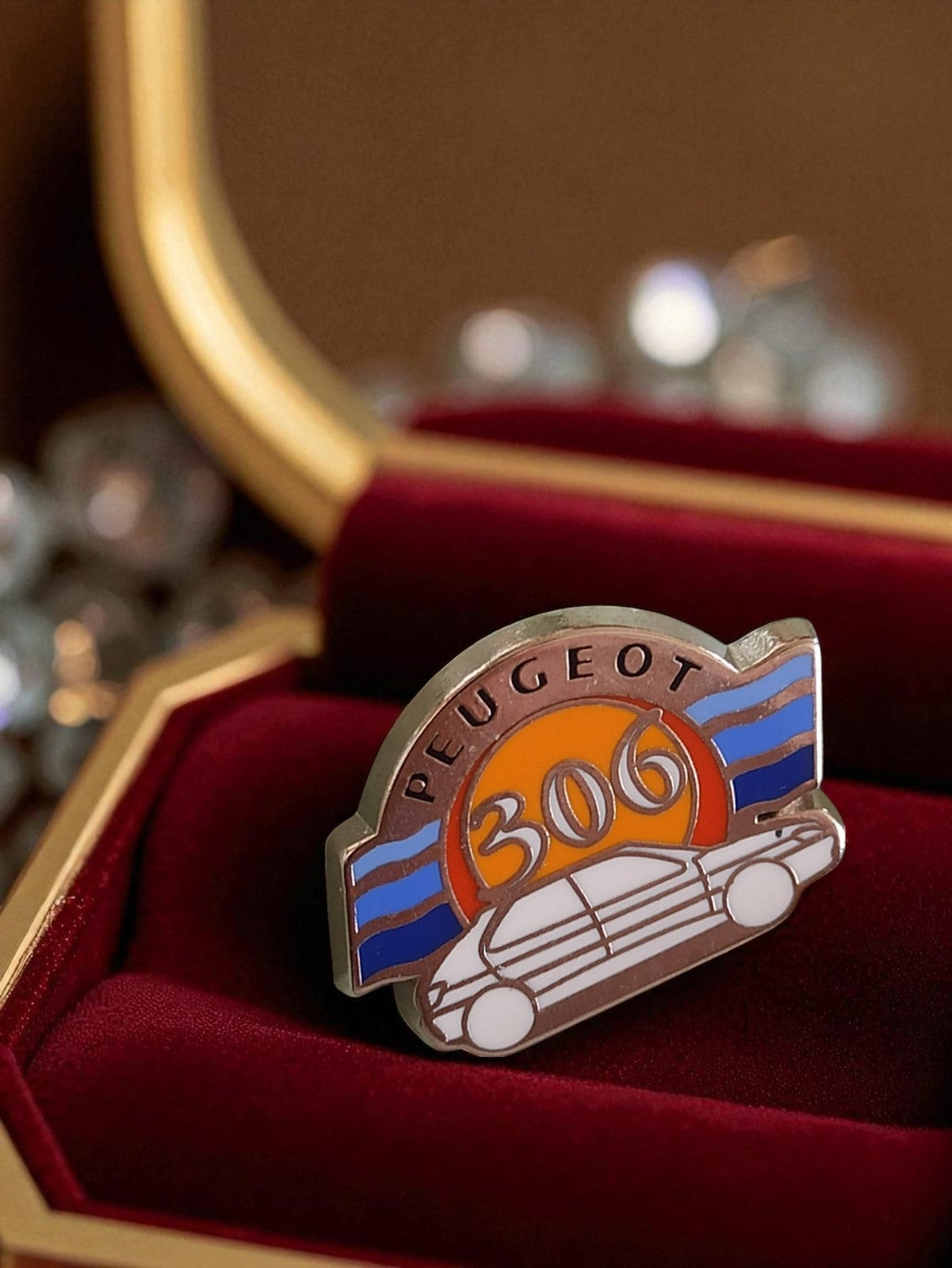 Pin's Peugeot 306 émail vintage rétro auto badge publicitaire
