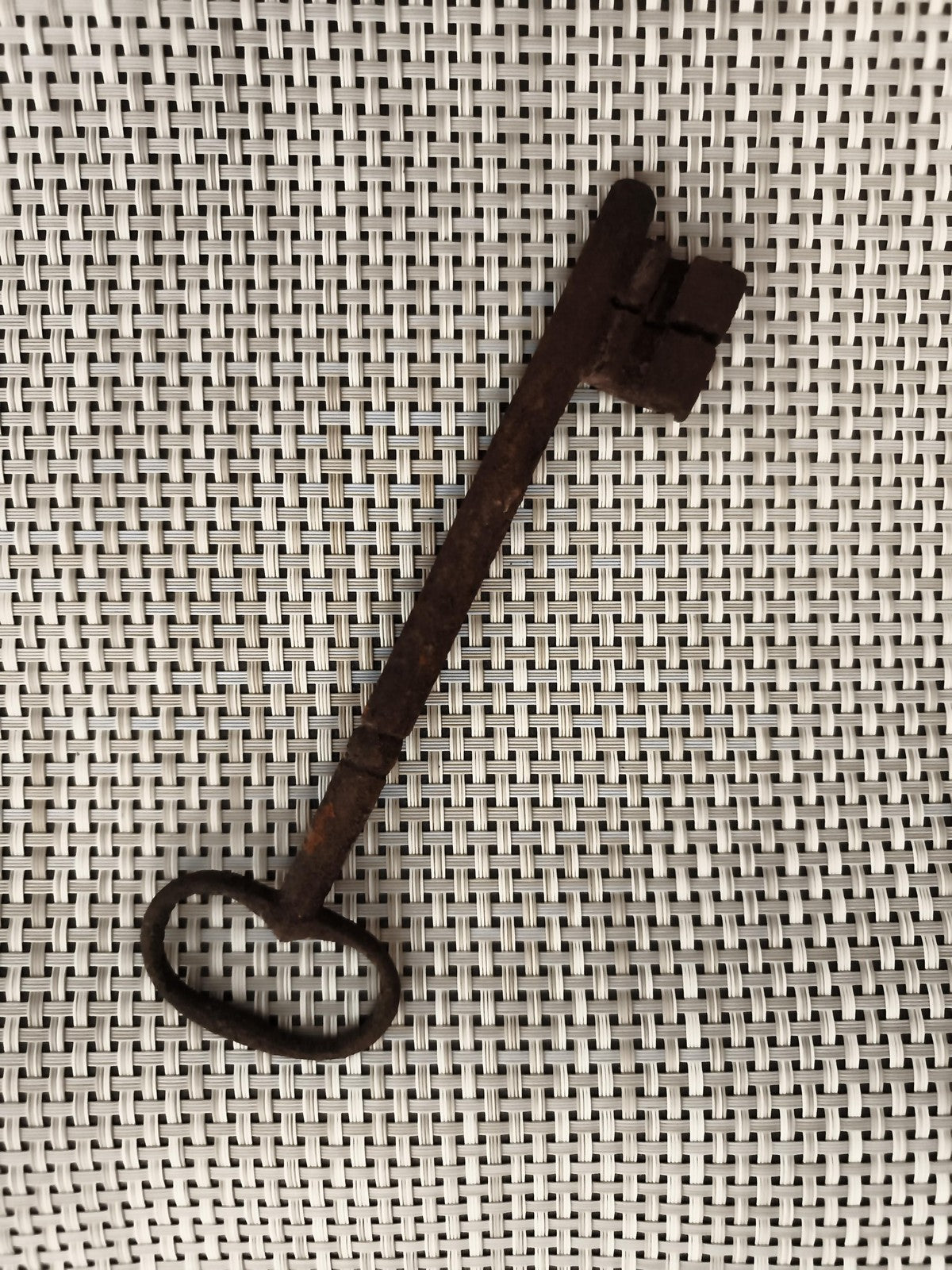 Grande clé ancienne de château, aspect fer forgé, serrure porte vintage