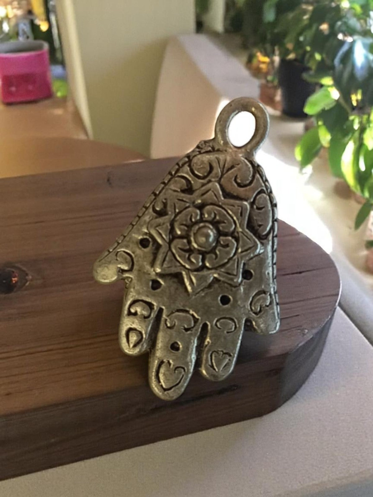 Pendentif main Hamsa vintage métal années 50 motif ajouré oriental