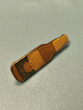 Vintage pin's alcool bouteille bière dorée collection publicitaire rare
