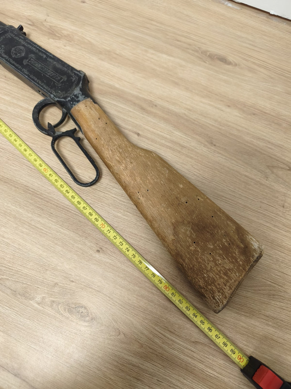 Ancien jouet carabine à plomb Winchester vintage, bois et métal, collection déco