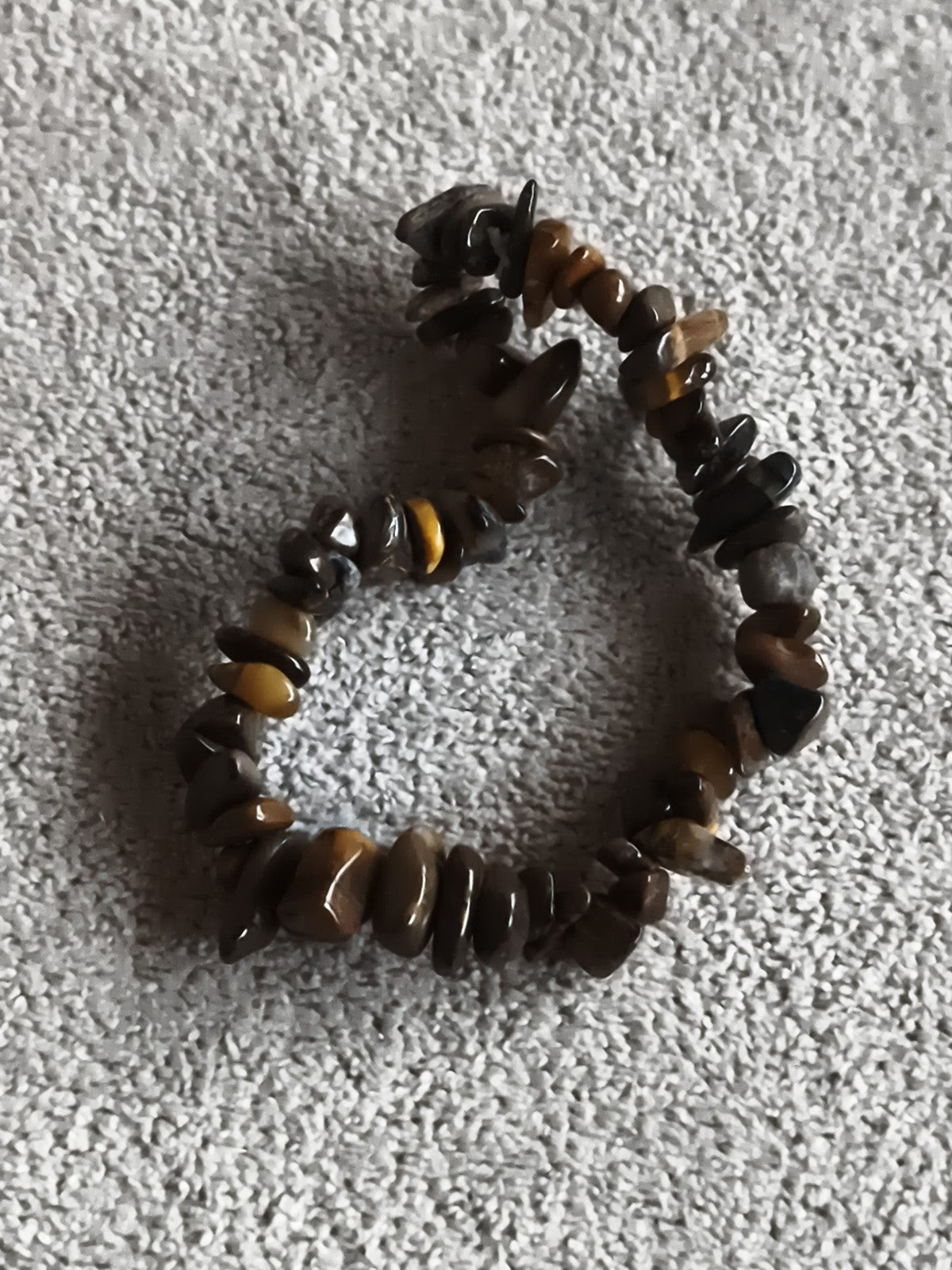 Bracelet pierres naturelles marron, chips polies, bijou élastique fantaisie