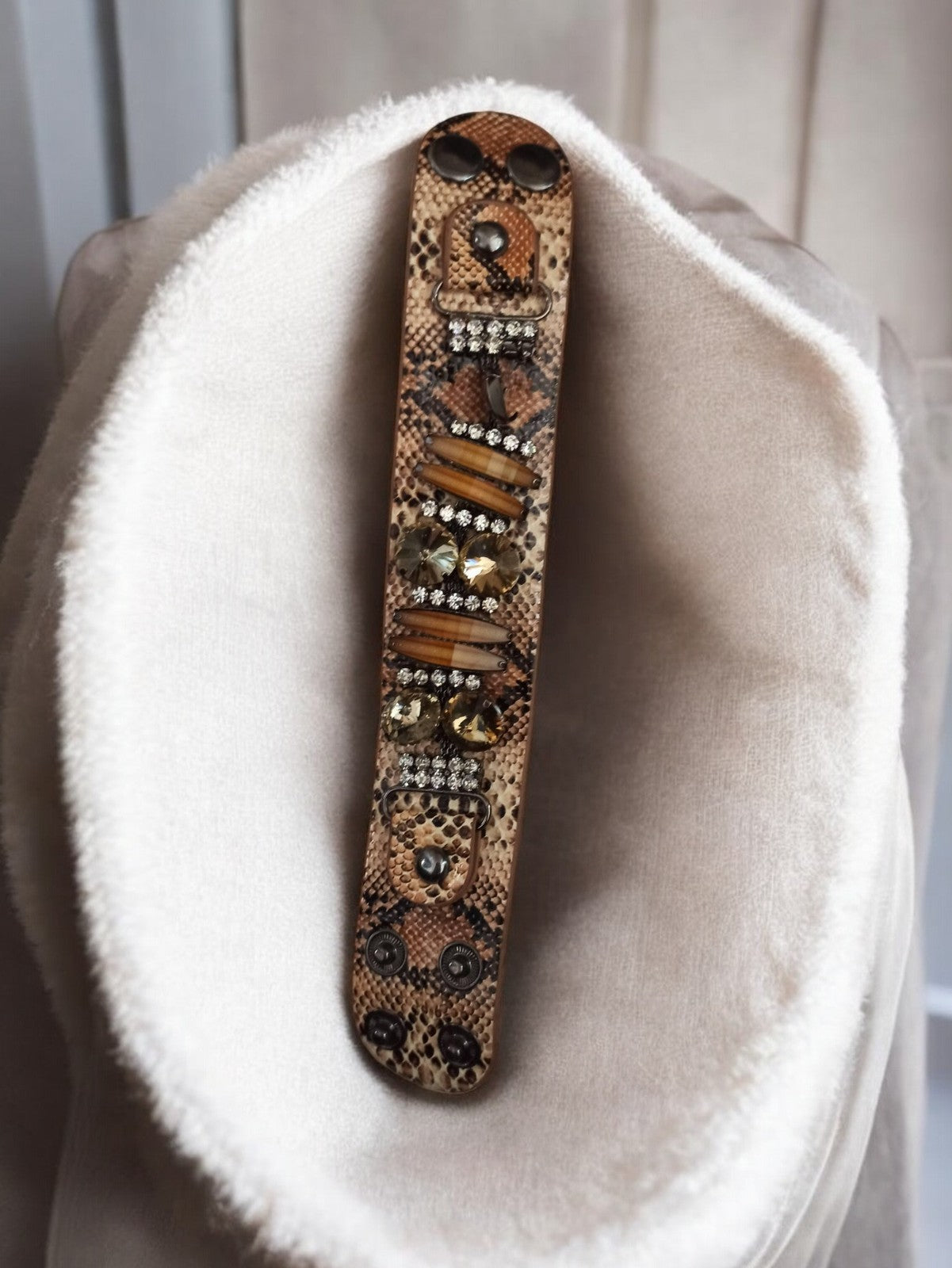 Bracelet manchette vintage rétro effet python strass boutons bijou fantaisie anc
