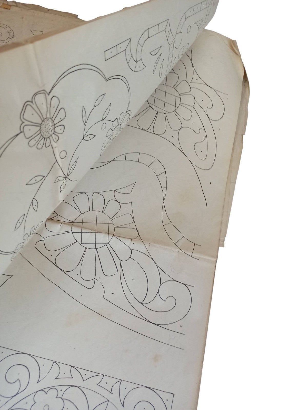 Plan broderie ancien années 50 motifs rétro déco couture vintage