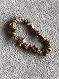 Bracelet pierres naturelles marron beige, élastique, chips irréguliers, bijou fa