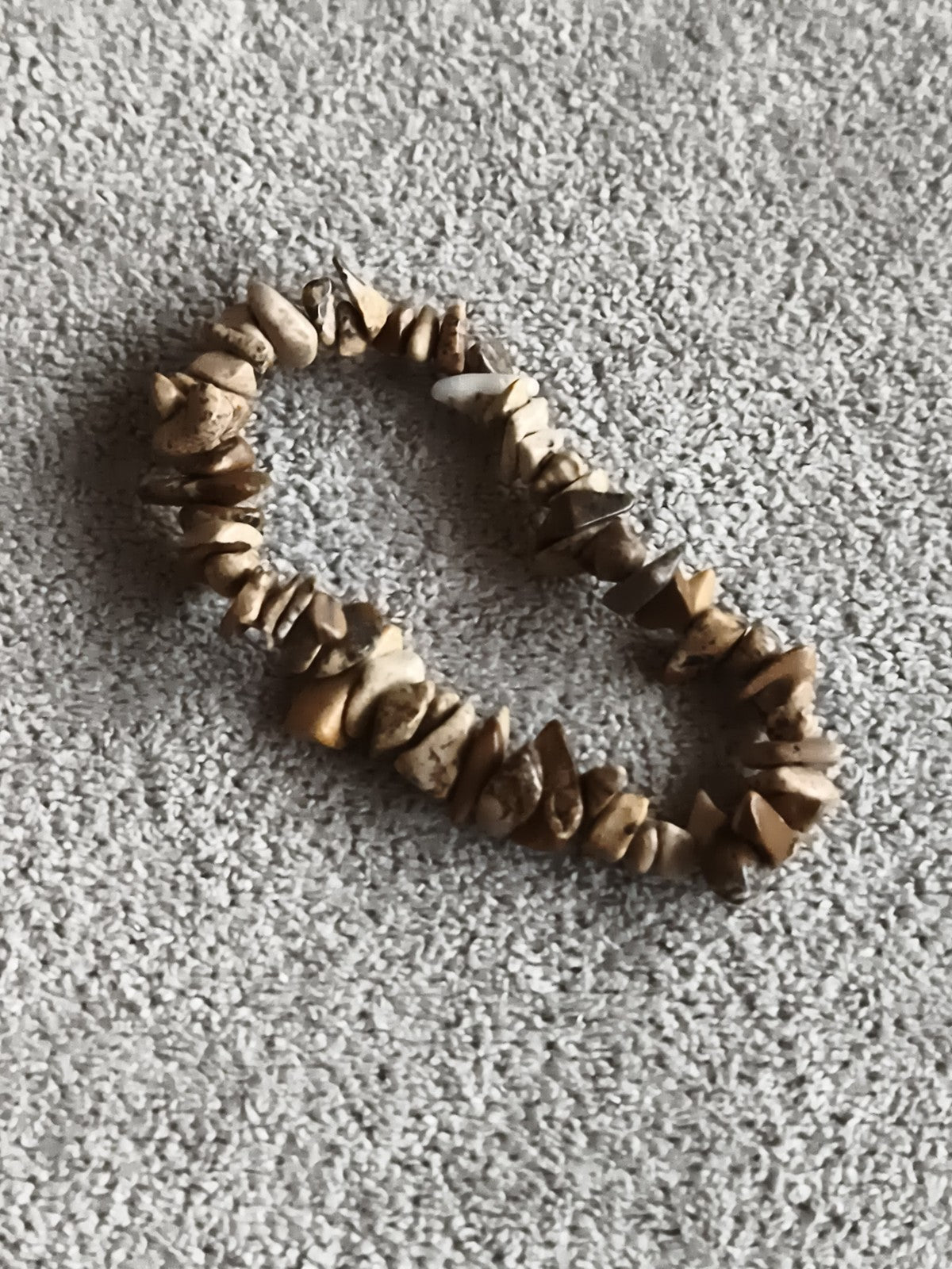 Bracelet pierres naturelles marron beige, élastique, chips irréguliers, bijou fa