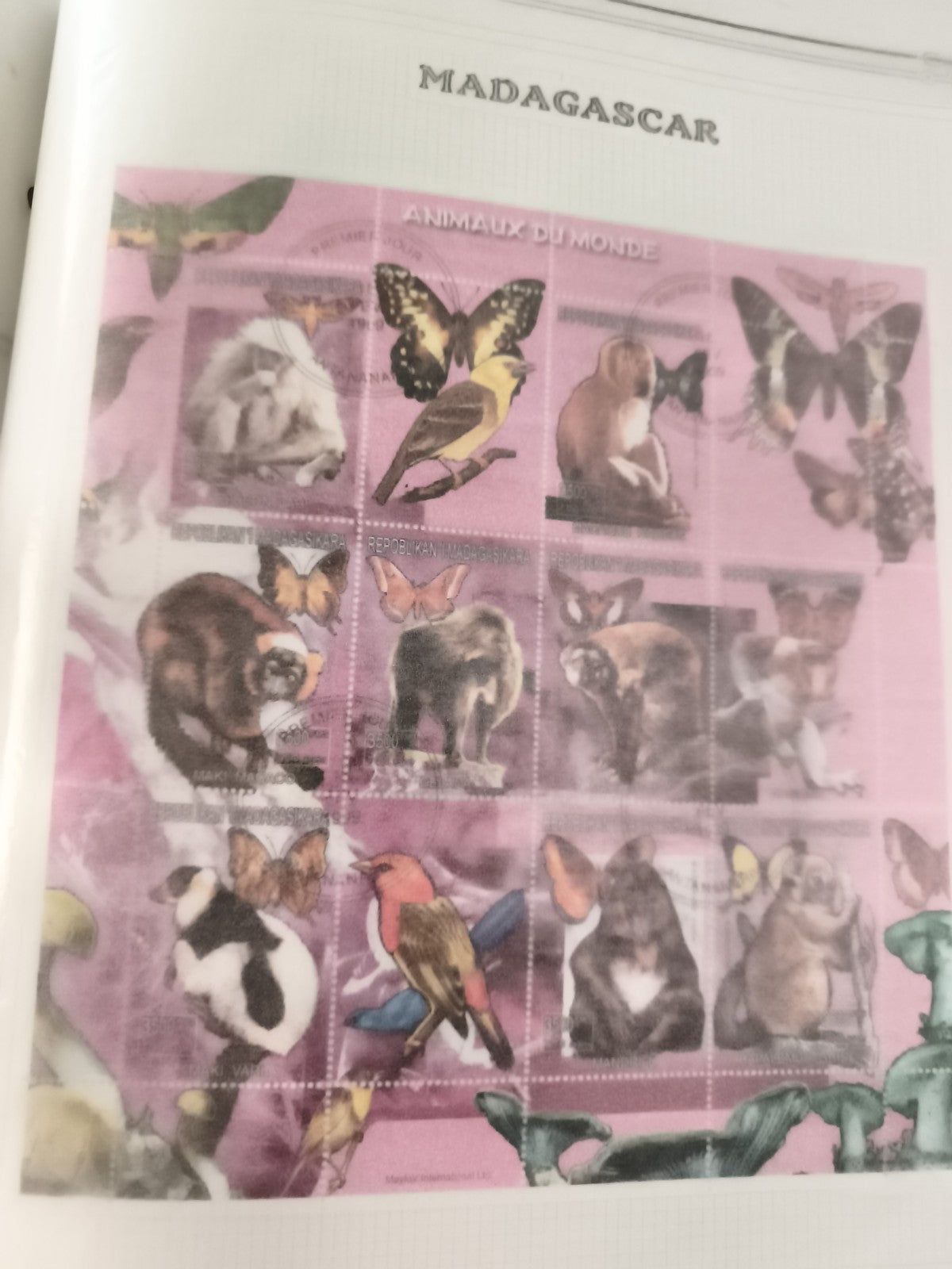 Timbres Madagascar Animaux du Monde oblitérés set philatélie faune papillons ois