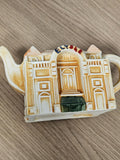 Théière vintage Elysée en faïence déco rétro bâtiment ancien France