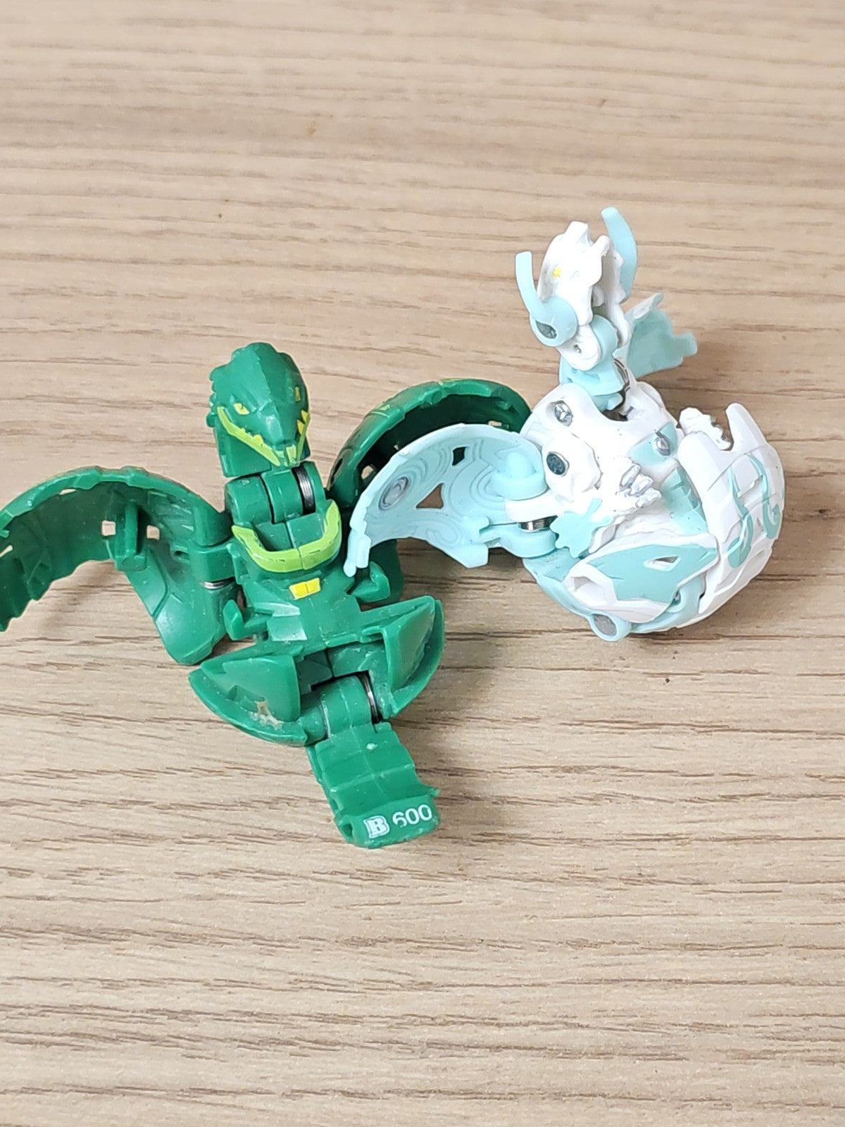 Lot 2 figurines Bakugan Armored Alliance Haos Ventus jeu d'action enfant occasio