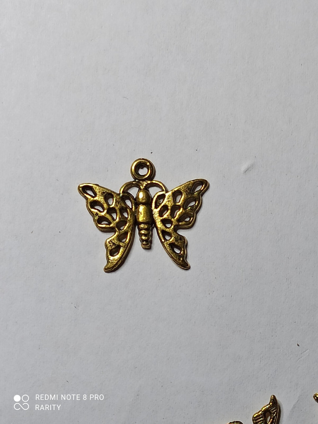 Pendentif papillon vintage doré, bijou fantaisie métal, motif ajouré rétro