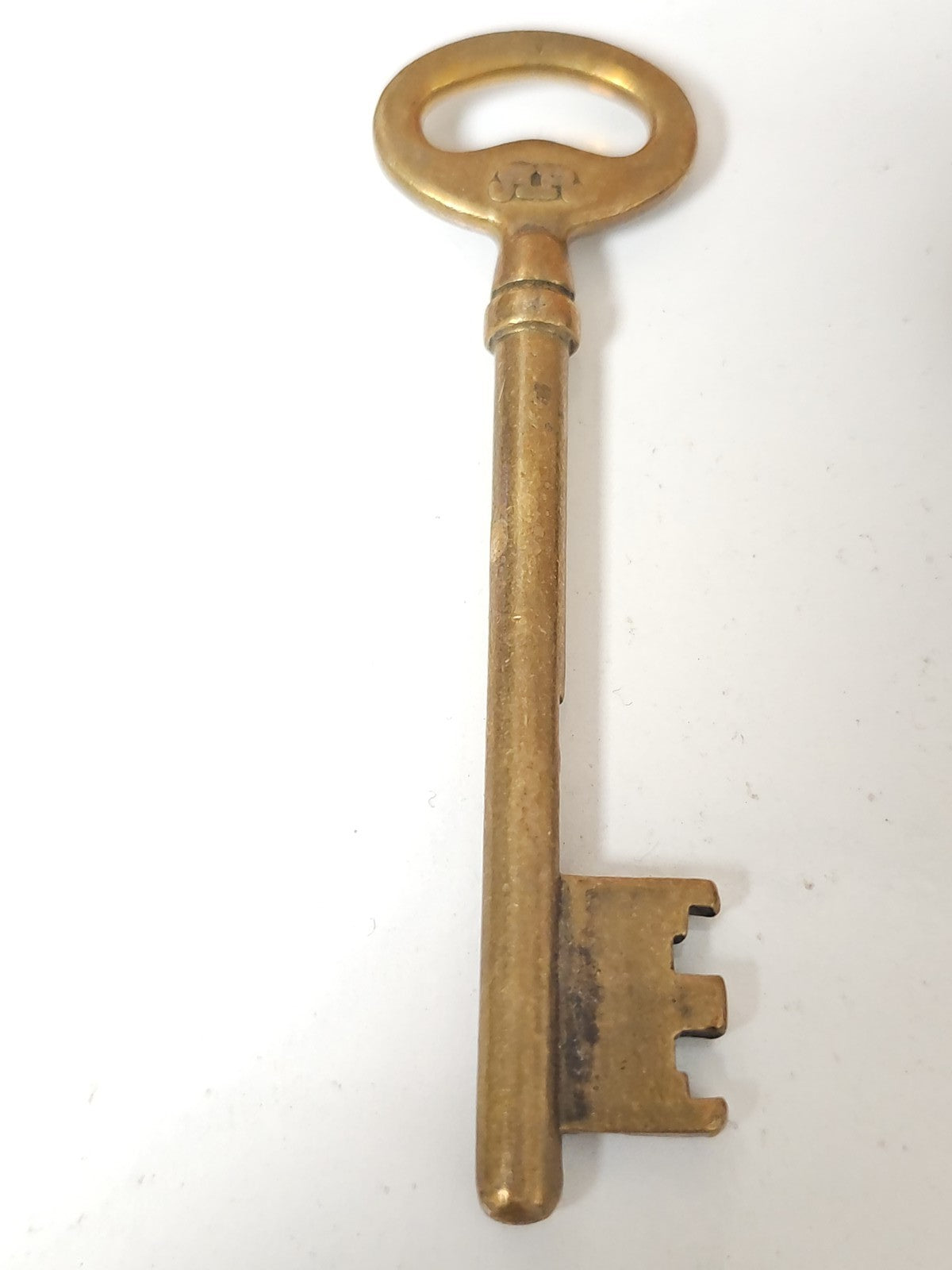 Ancienne clé en métal vintage, objet rétro de collection, déco authentique