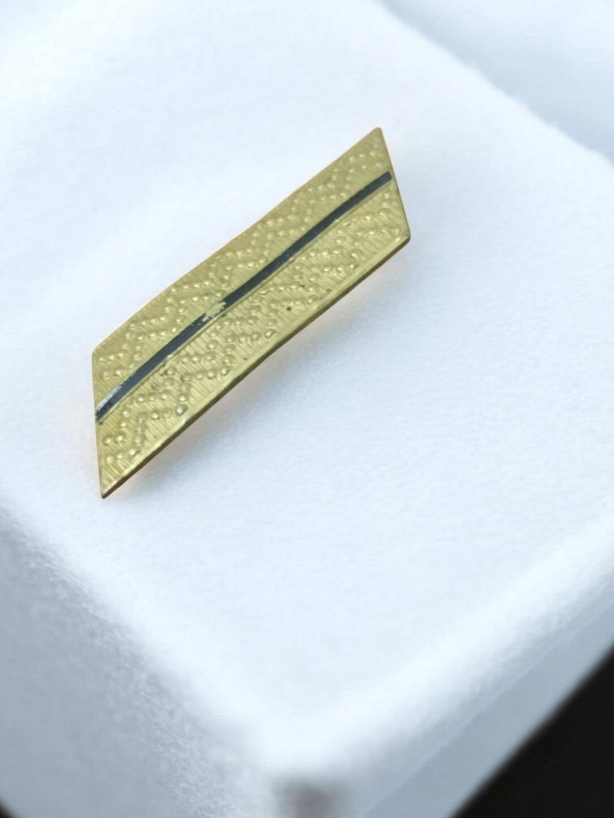 Insigne ancien Armée de l’air français vintage, aspect doré, aviation militaire