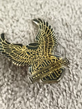 Pin's vintage Harley-Davidson aigle émaillé noir doré badge moto (Ref 3)