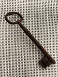 Ancienne clé de château fer forgé rouille serrure vintage déco