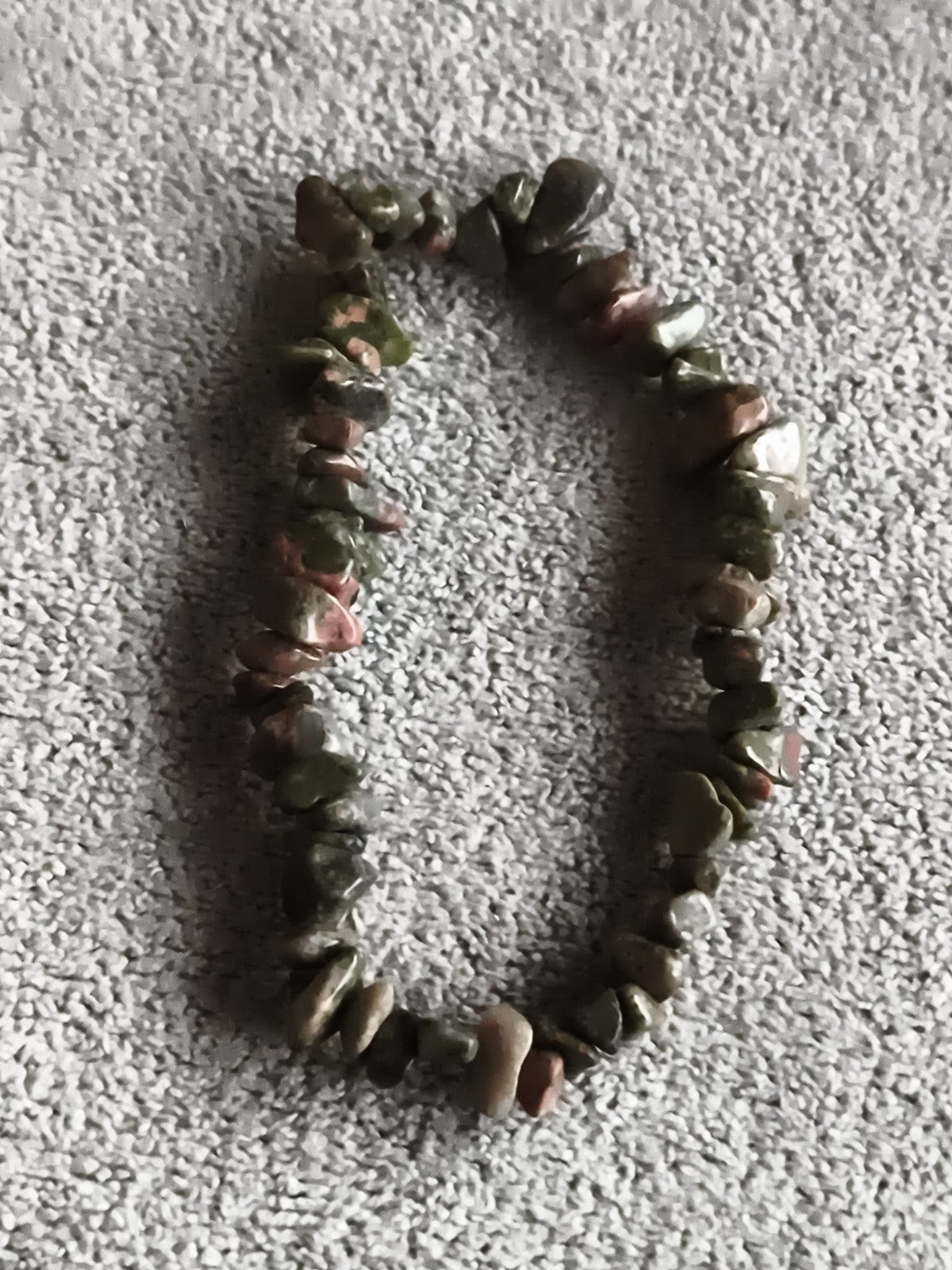 Bracelet pierres naturelles vertes marron, perles irrégulières, bijou élastique