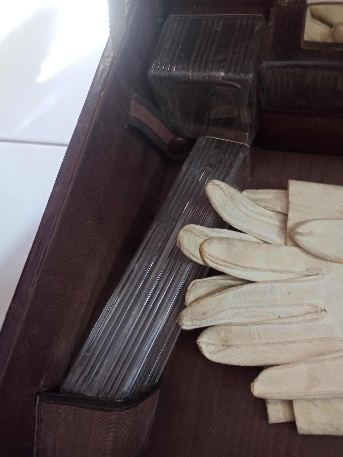 Trousse de toilette ancienne vintage, set de voyage rétro avec accessoires