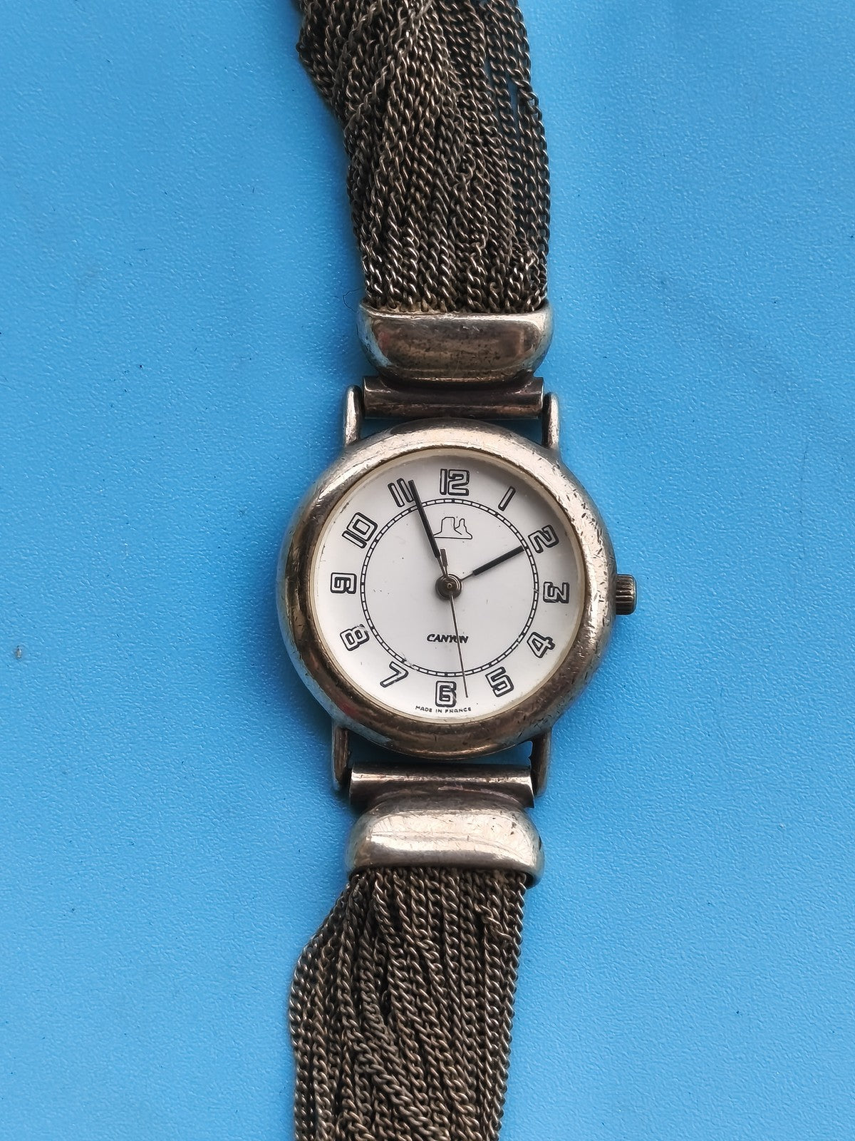 Montre ancienne femme vintage rétro, élégante, accessoire horlogerie collection