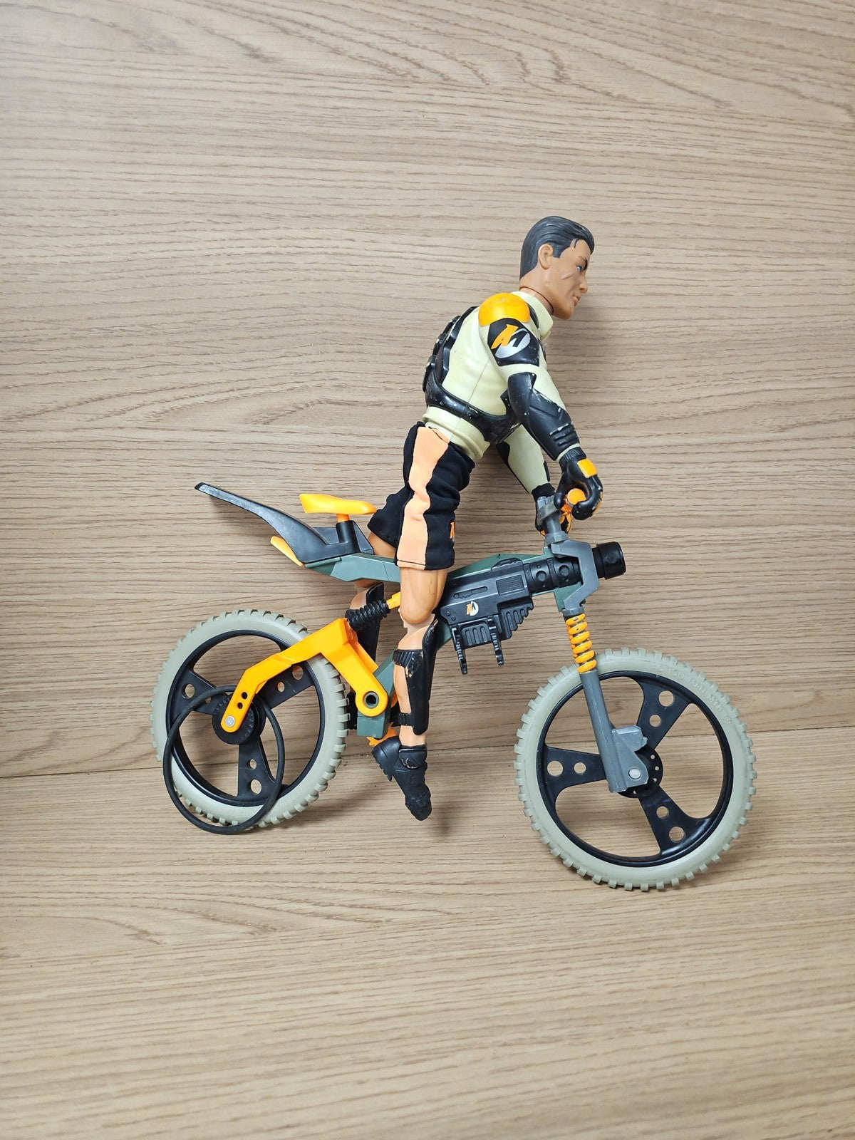 Vintage figurine cycliste ACTION MAN avec vélo VTT ancien pour collectionneur
