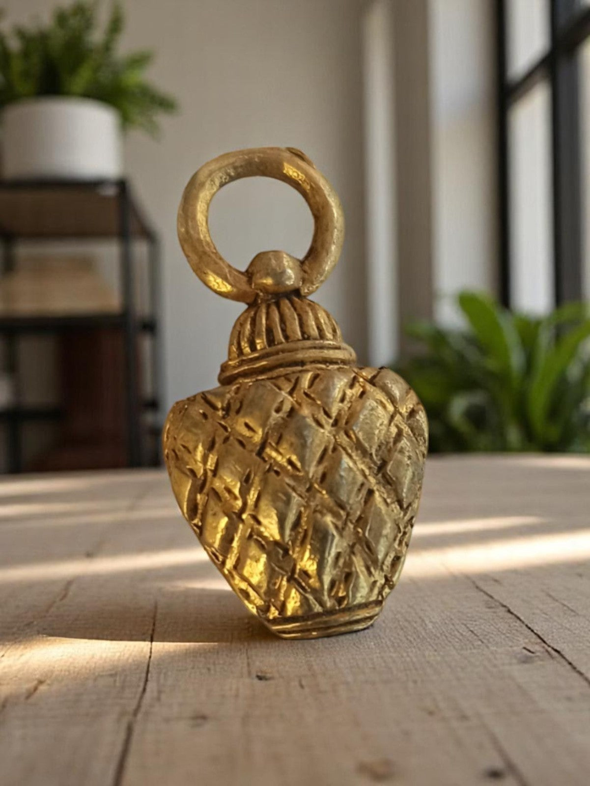 Pendentif vintage années 50 motif losanges doré métal ancien bijou rétro