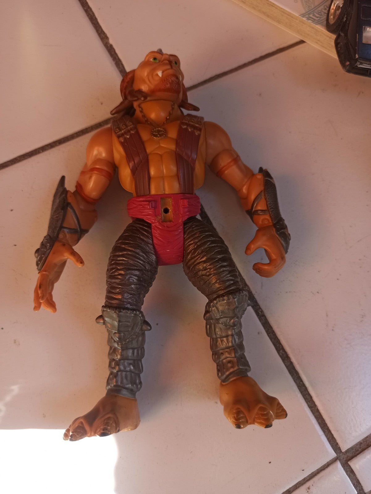Figurine vintage homme-bête articulée années 80, monstre rétro armure jouet anci