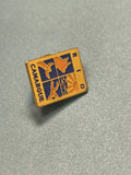 Vintage pin's Camargue RIO émaillé carré bleu jaune taureau flamant soleil