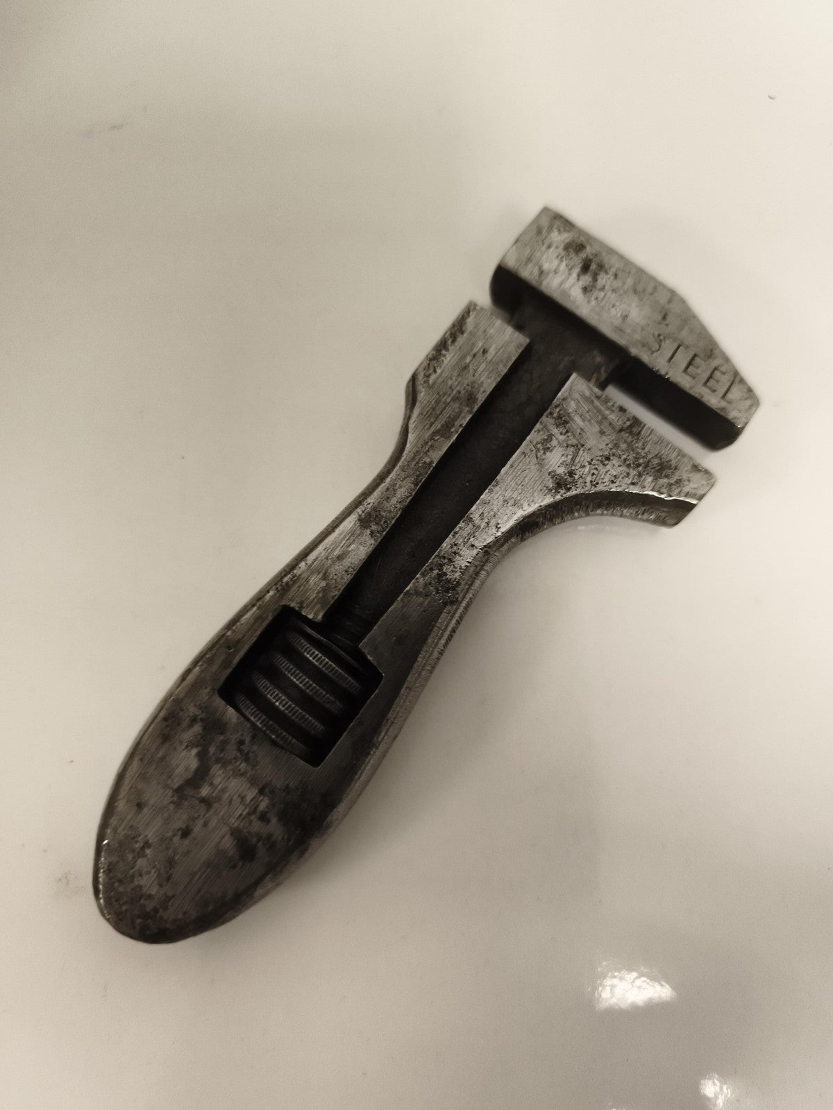 Clé à molette ancienne acier STEEL outil vintage réglable ancien