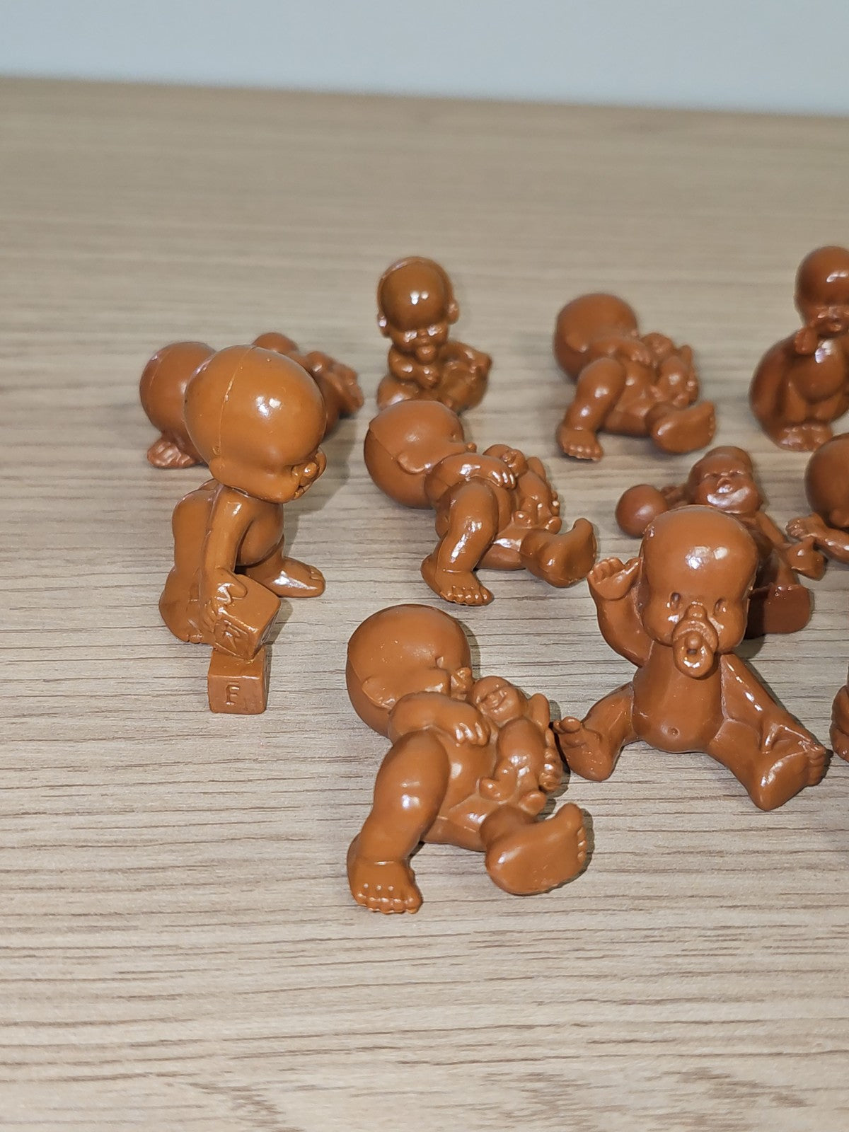 Lot de petites figurines Babies vintage anciennes, collection rétro rare marque