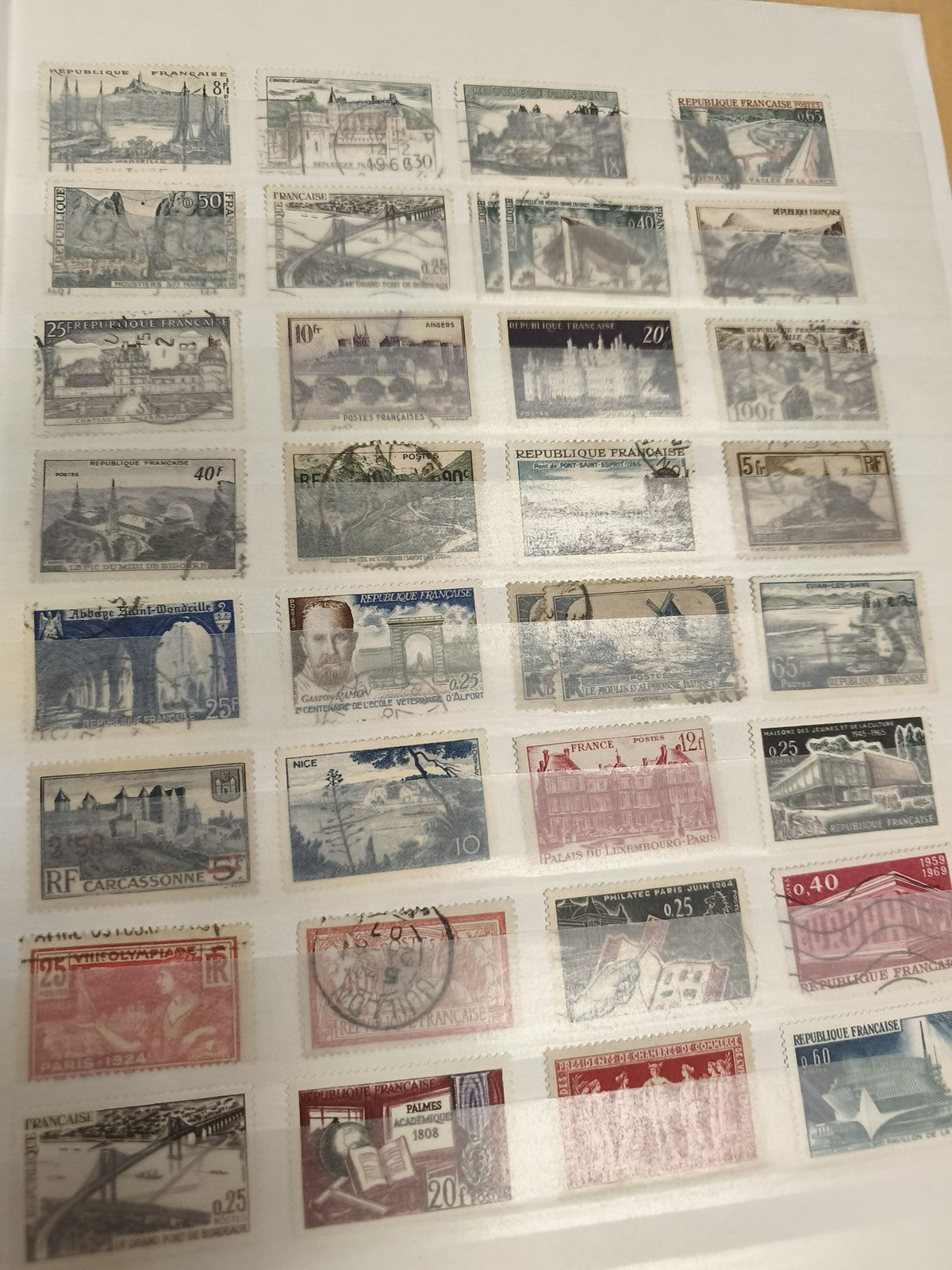 Lot timbres France oblitérés monuments villes paysages philatélie