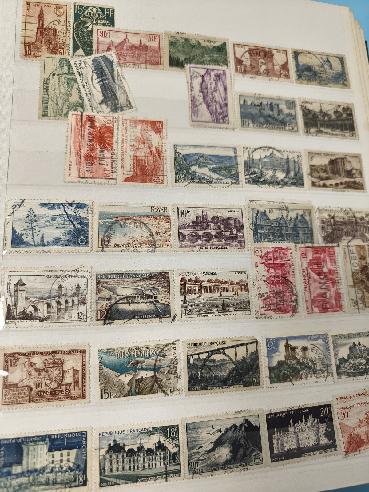 Lot anciens timbres oblitérés France paysages monuments philatélie collection