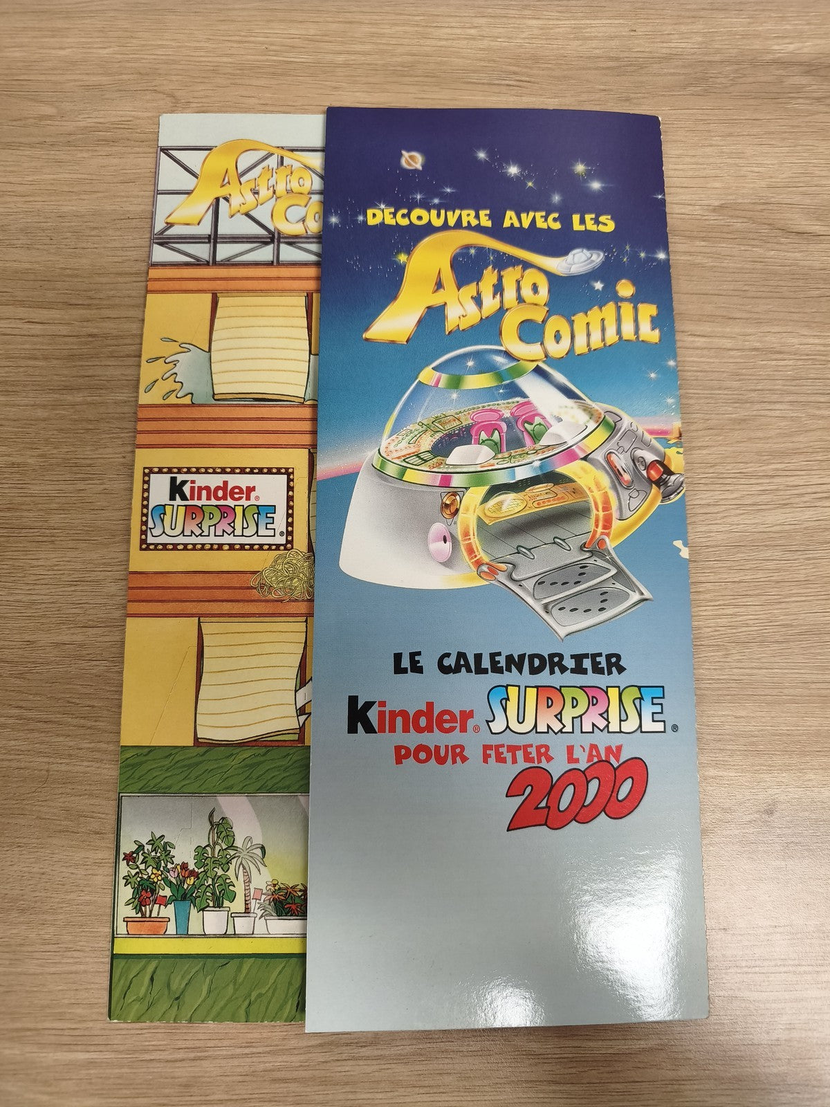 Ancien présentoir Kinder Surprise Astro Comic calendrier 2000 collector vintage