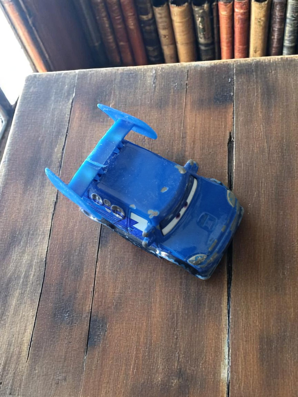 Voiture miniature Disney Cars bleue vintage métal, jouet ancien, déco enfant