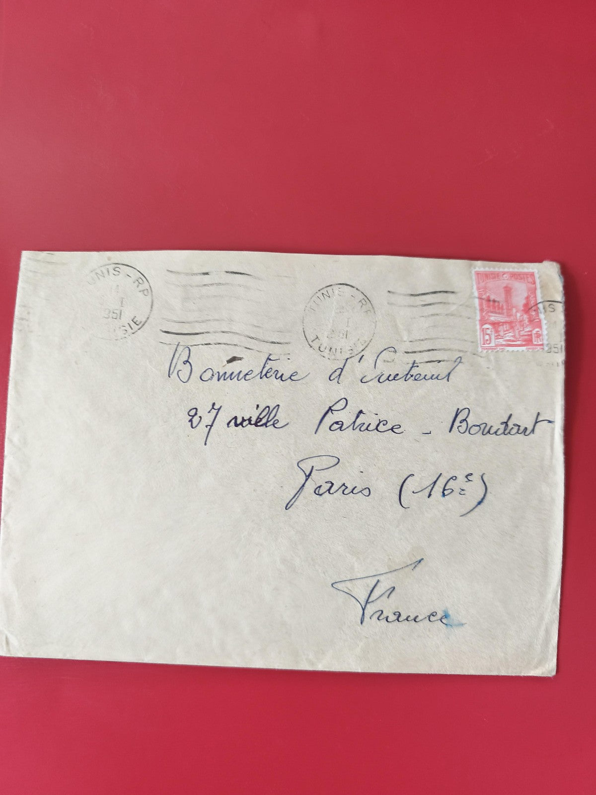Enveloppe philatélie oblitérée Tunisie vers Paris timbre rouge visible