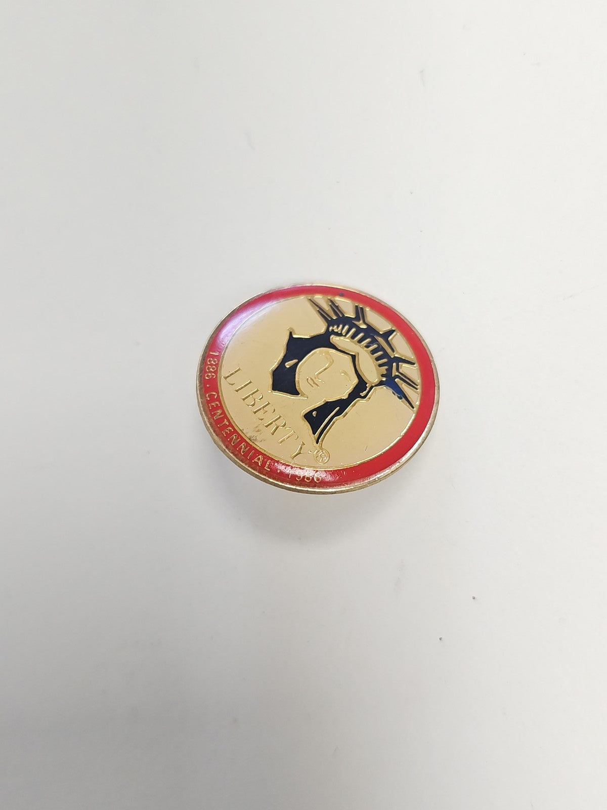 Pin's rétro ancien Liberty collection badge vintage pour amateur objets anciens