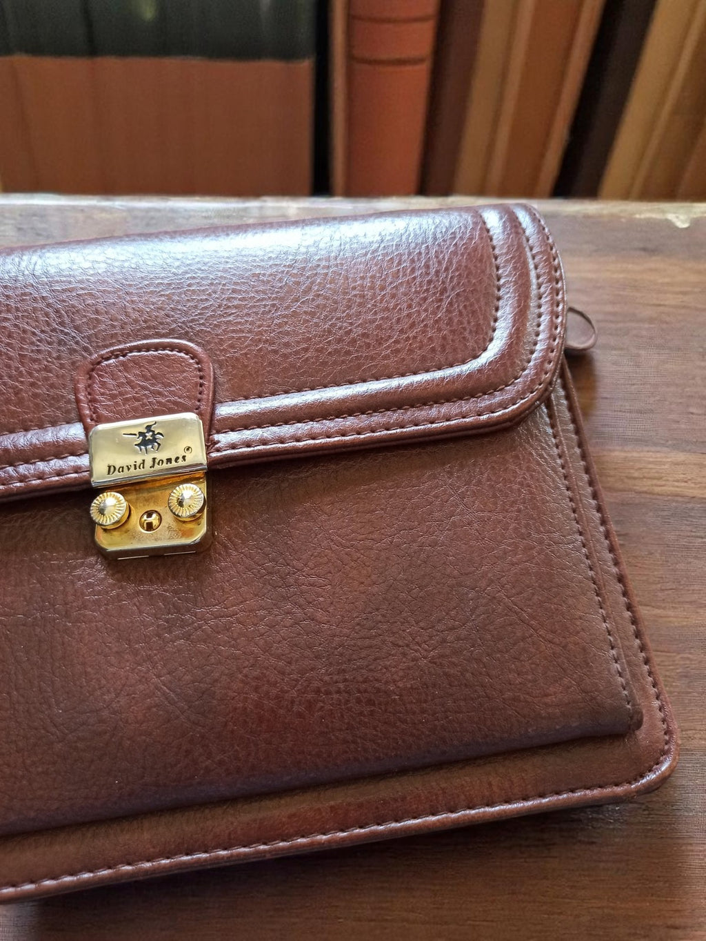 Sac à main vintage David Jones marron femme pochette rétro fermoir doré