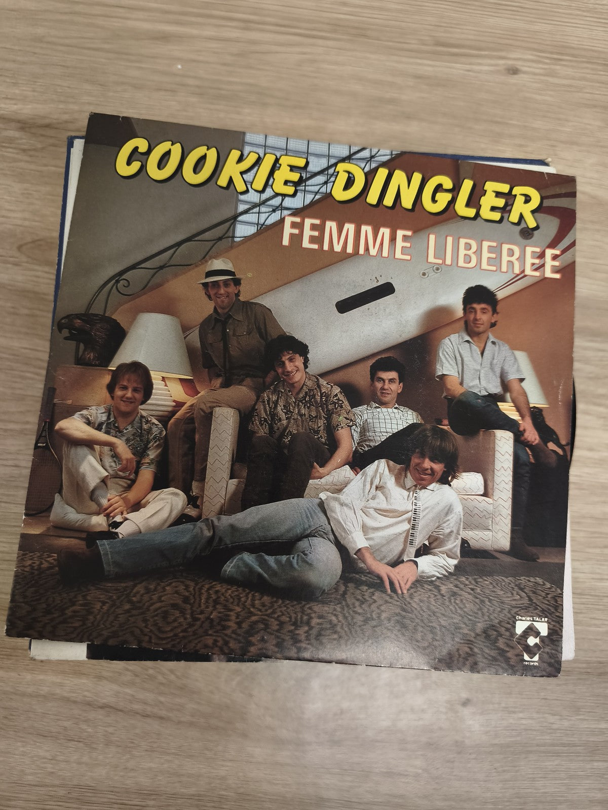 Vinyle 45 tours Cookie Dingler Femme Libérée pochette couleur groupe (Ref 4)