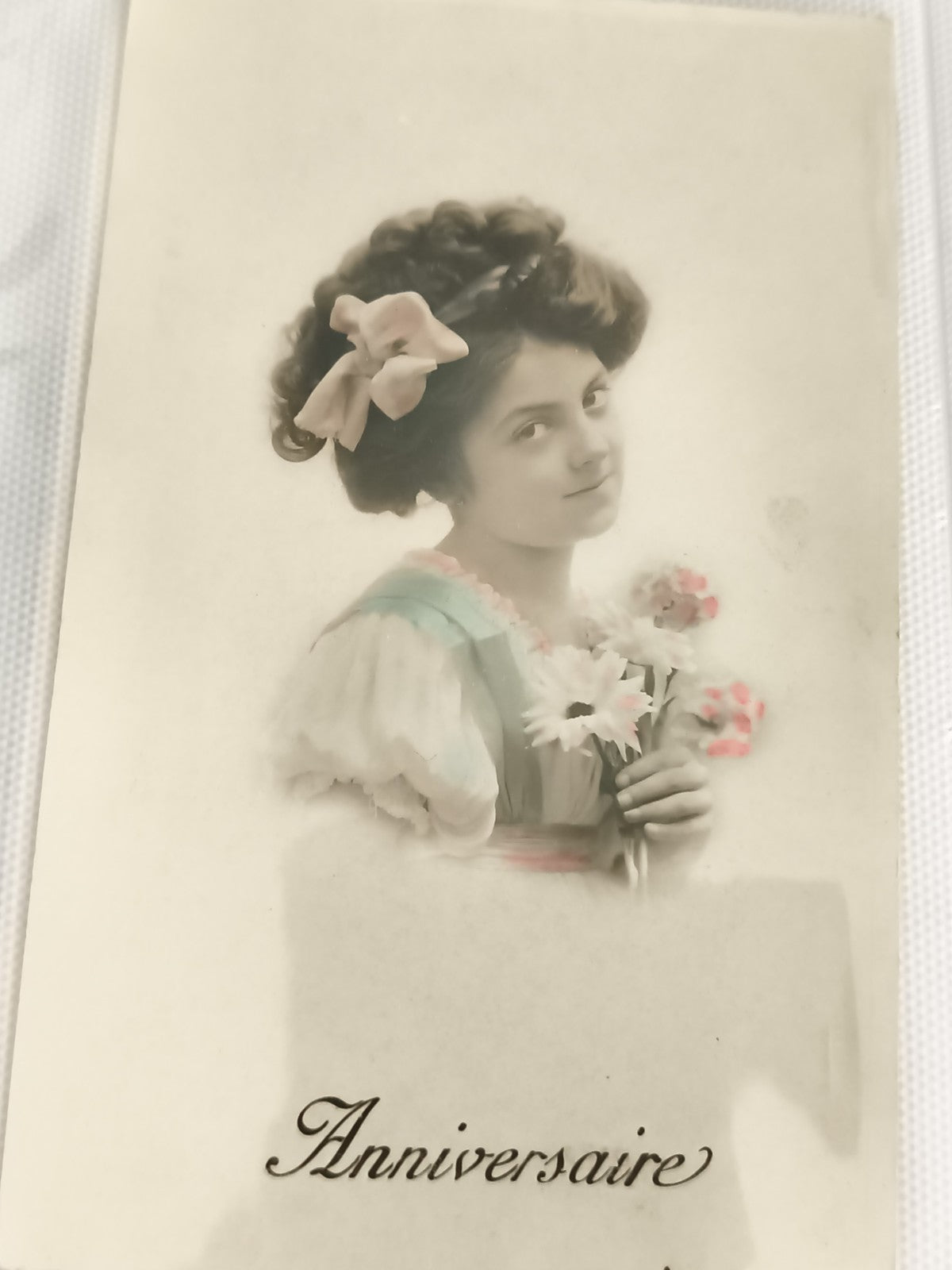 Carte postale ancienne Anniversaire jeune fille ruban rose CPA début XXe