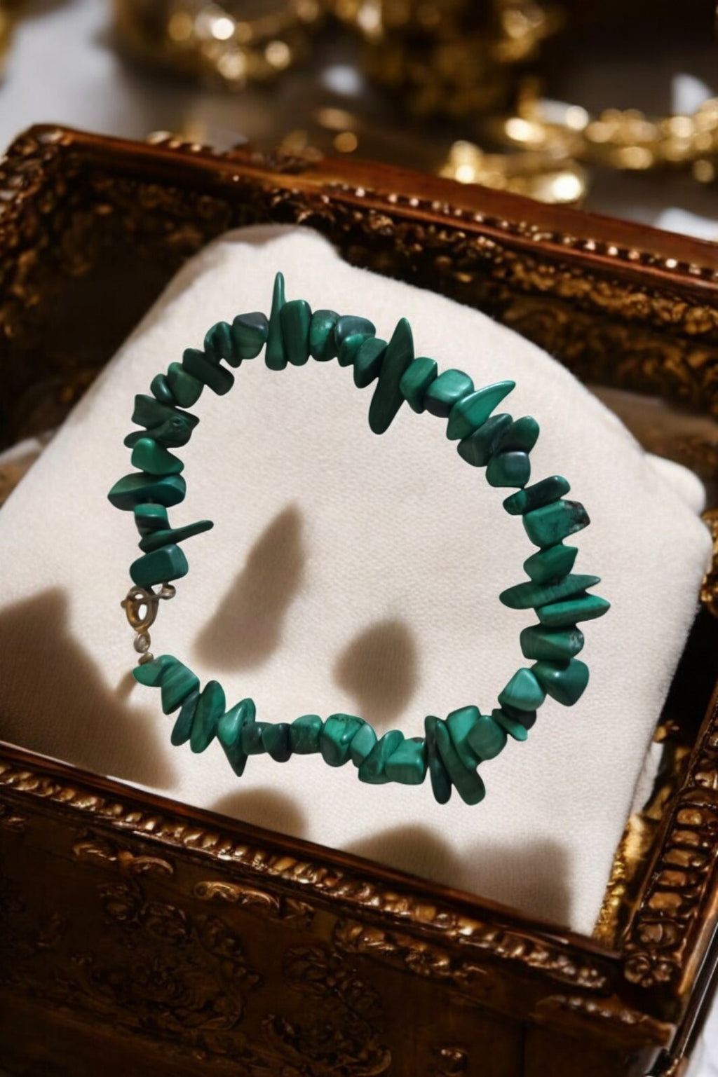 Bracelet vintage éclats de malachite naturelle vert, fermoir métal doré