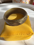 Bracelet jonc vintage laiton, large, motif éventail, pièce unique, rétro