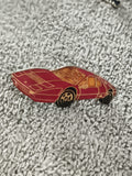 Pin's vintage voiture sport rouge, émaillé, design années 80 (Ref 10)