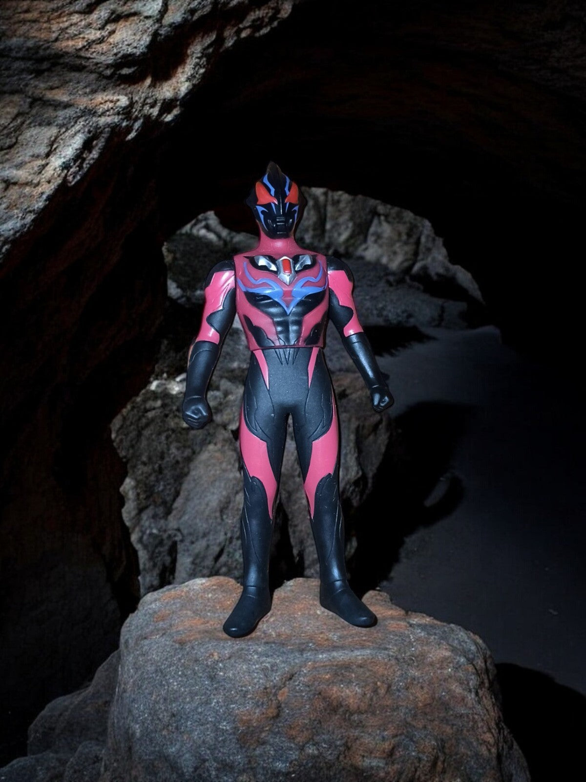 Figurine Ultraman Belial Bandai noir rouge Japan série Hero