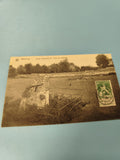 Carte postale ancienne Waterloo Ferme Hougoumont Puits aux cadavres timbre