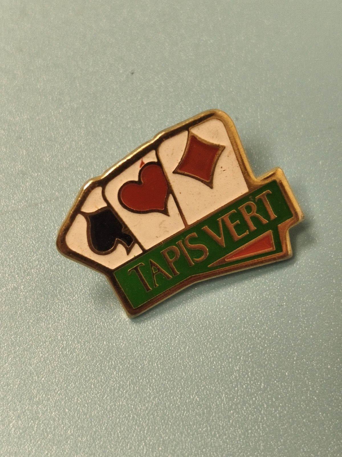 Vintage pin's Tapis Vert jeu de cartes émaillé ancien collection casino