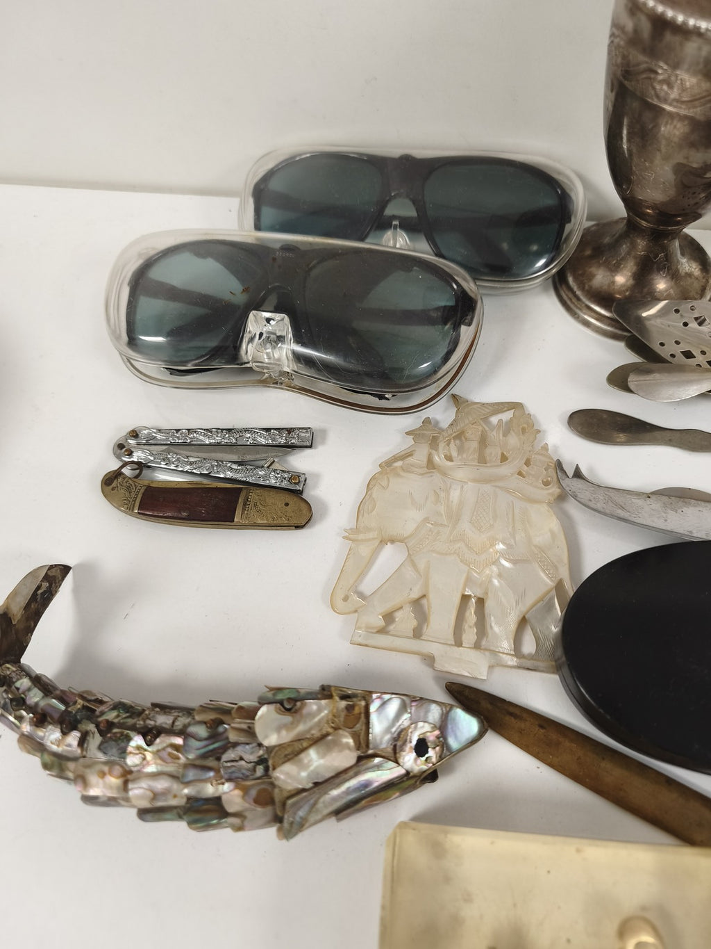 Gros lot objets anciens à trier vintage, bibelots, accessoires déco, vrac