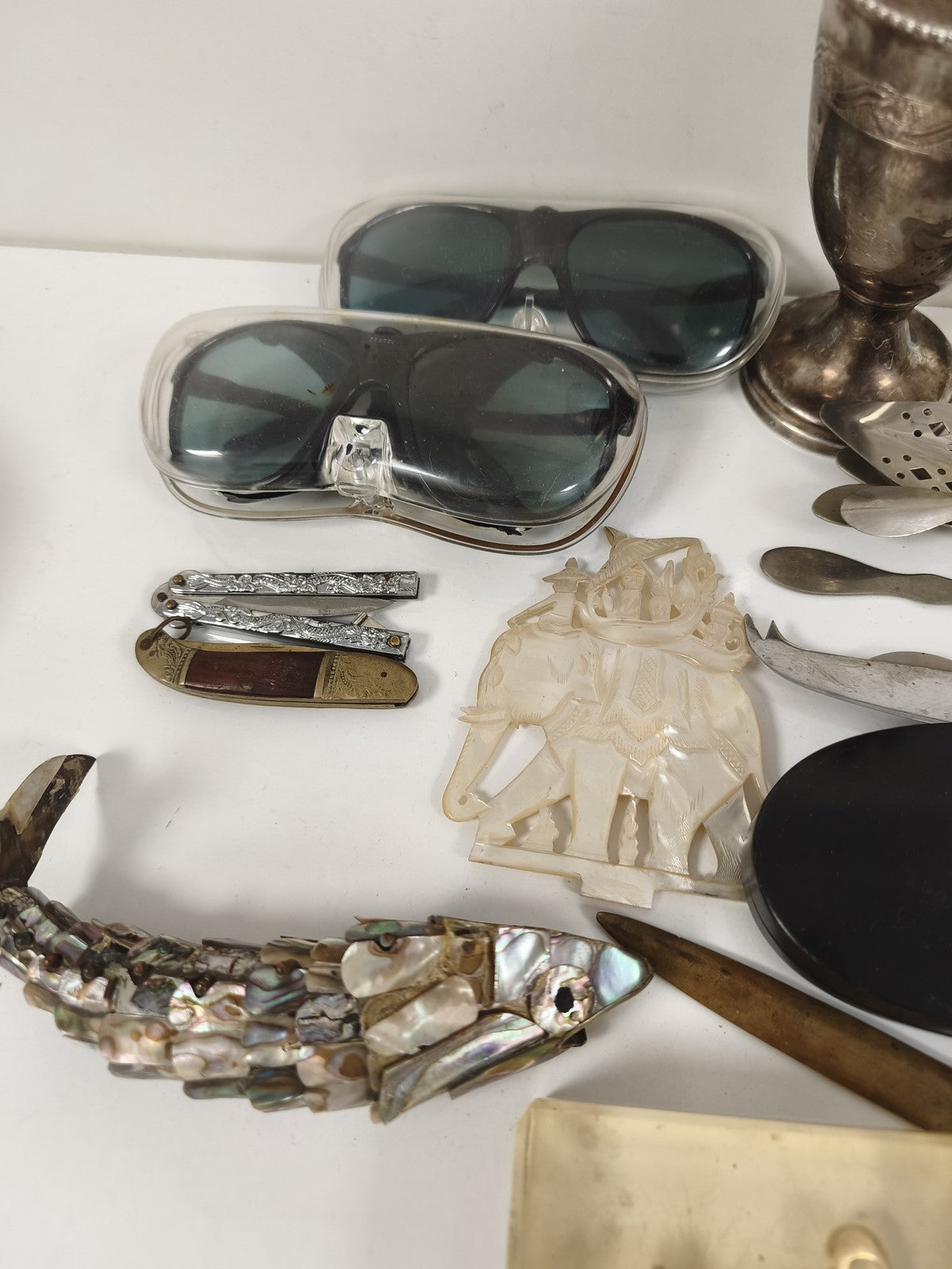 Gros lot objets anciens à trier vintage, bibelots, accessoires déco, vrac